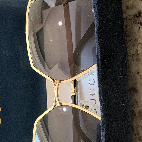 Gucci GG0817S Sunglasses - Picture 3 of 6